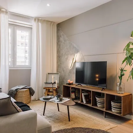 Liac - 2 Bedrooms In Alvalade Apartment